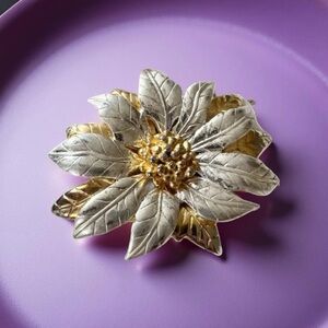 Vintage Danecraft Flower Brooch Pin Two Tone Gold Silver Textured